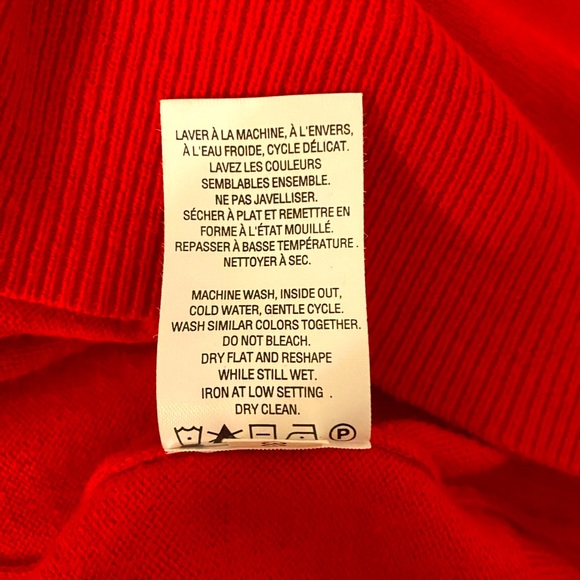 ❤️REITMANS  ESSENTIALS ❤️Red button- up cardigan in medium. Like new condition. - Picture 12 of 14